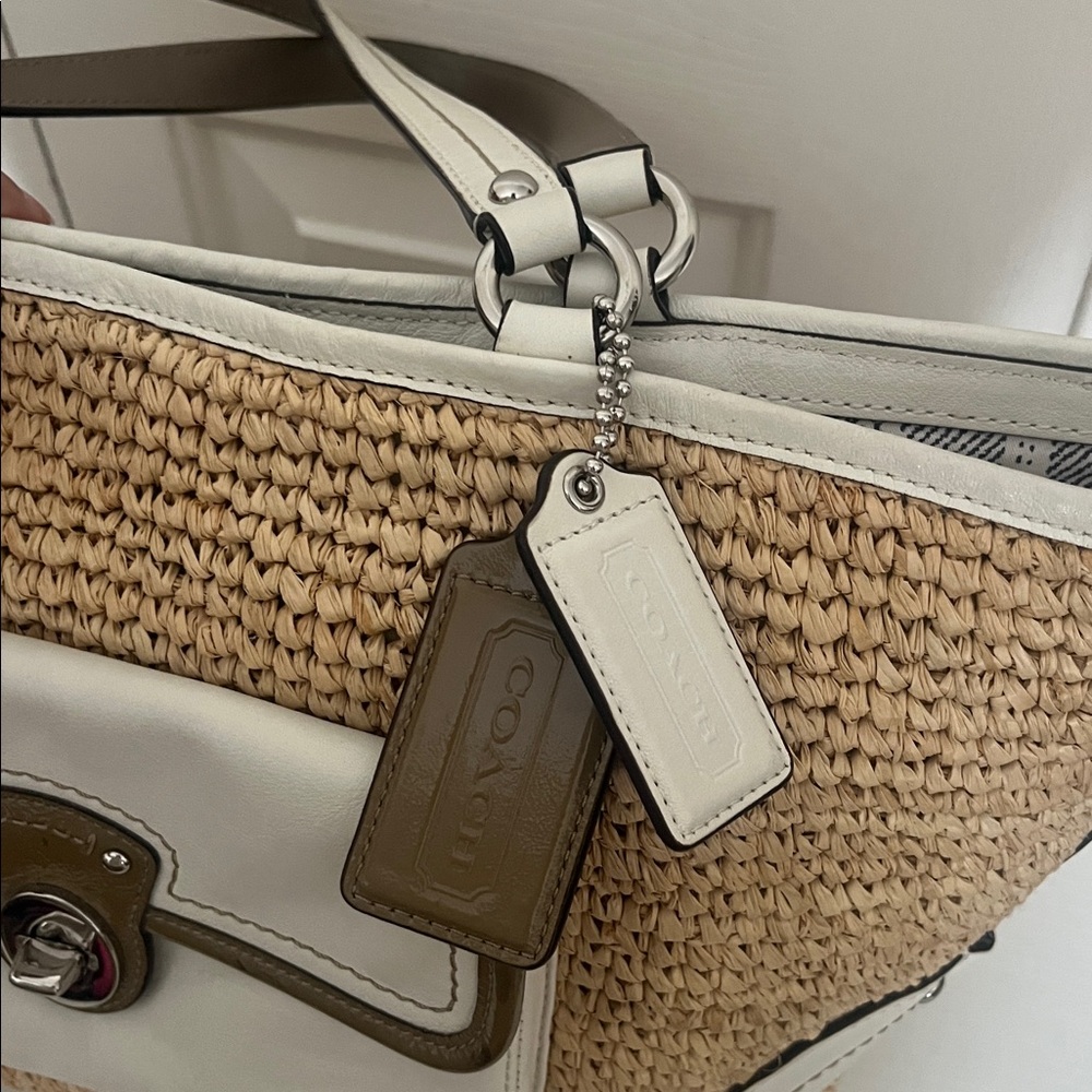 Coach Women’s Vintage Legacy Straw Tote in Natural with White Leather Trim - Picture 7 of 12